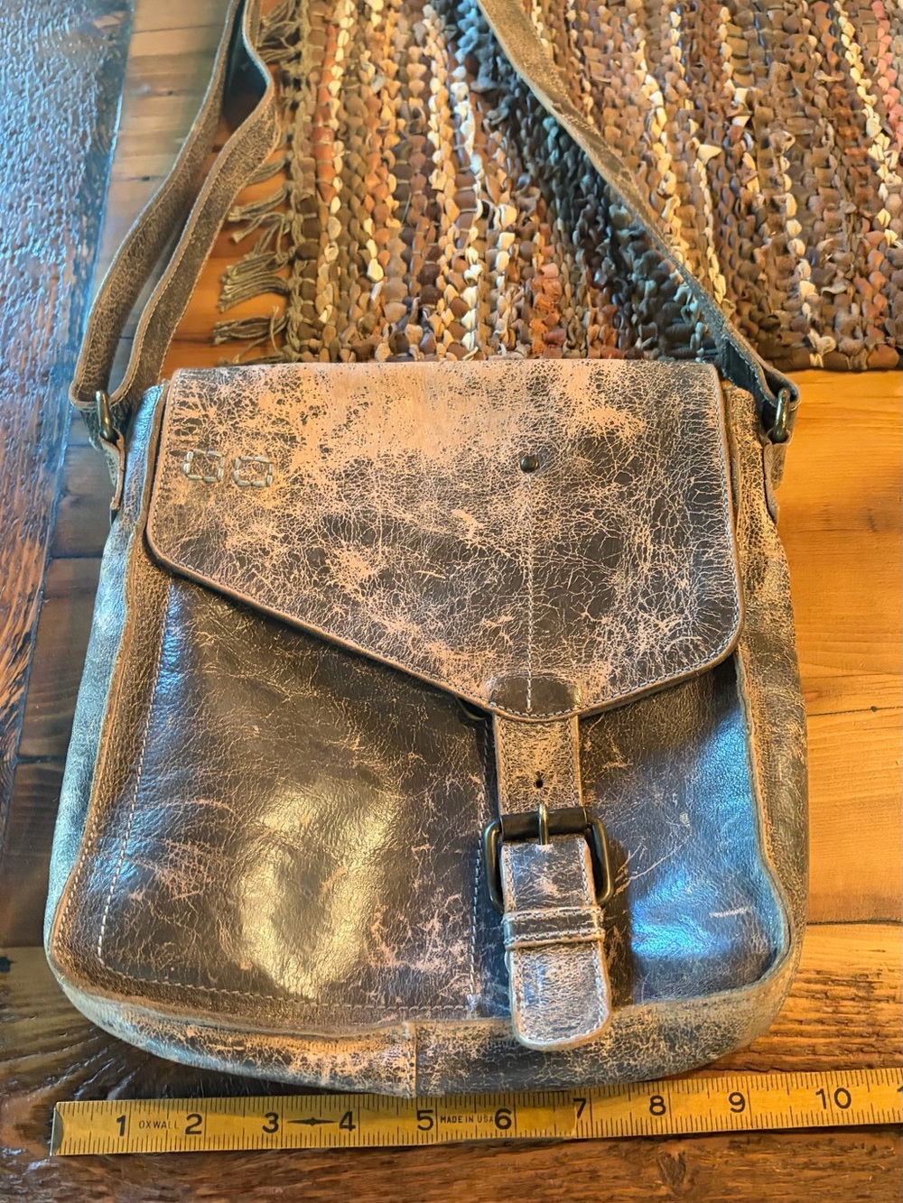 Bed Stu Venice Beach distressed crackled brown cross body excellent